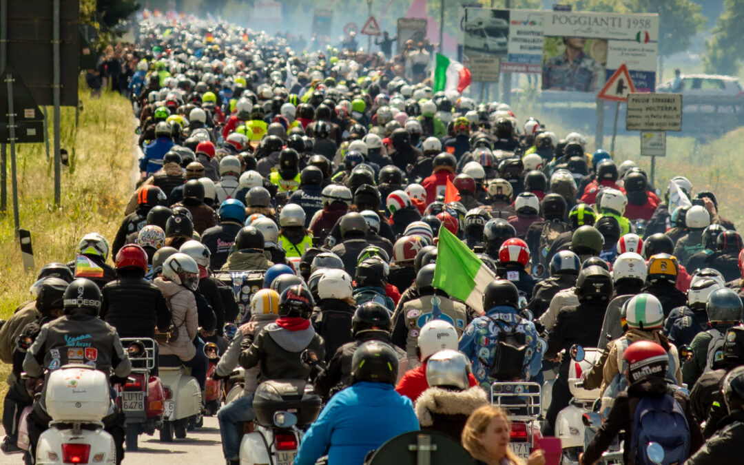 IMW24. Oltre 15mila alla parata dei Vespa World Days a Pontedera. Franconi: “Una festa meravigliosa”.