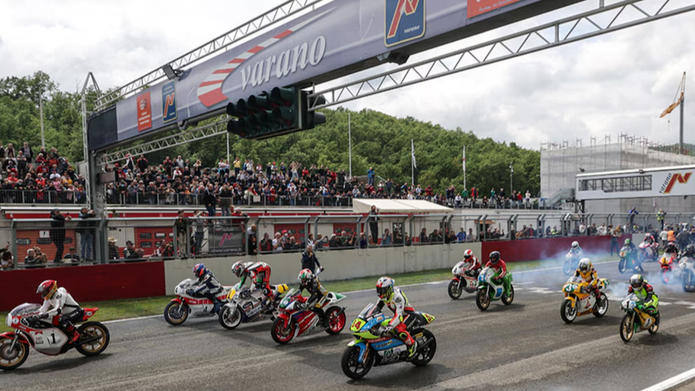 A Varano prende il via ASI MotoShow. Scuro: “Atmosfera unica per una manifestazione che attrae tanti stranieri”.