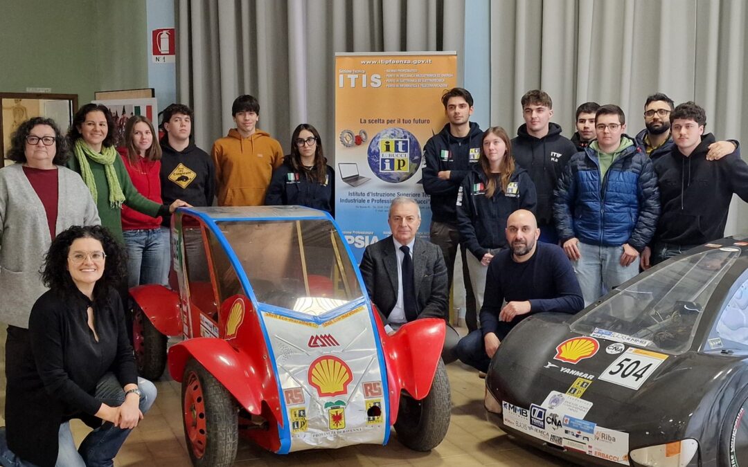 Faenza. Visita CdM all’ITP Bucci. “Opportunità didattica di tradurre la passione per i motori in ricerca e innovazione”.