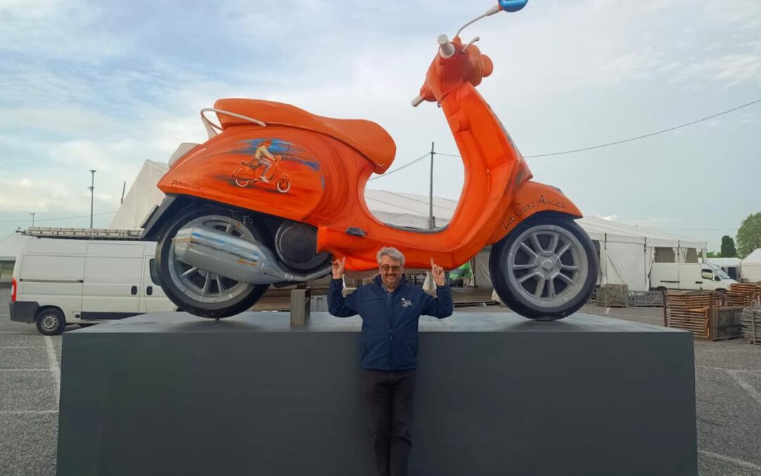Vespa Day a Pontedera per Expo Motori 2025. Leone: “Mototurismo è diventato sempre più leva di sviluppo economico del territorio”.