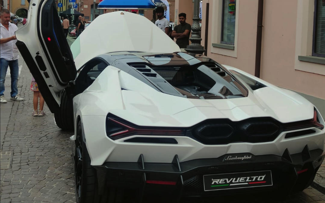 IMW25 a Sant’Agata con la Notte Bianca. Vicinelli: ”Orgogliosi della nostra identità e della nostra passione motoristica”.