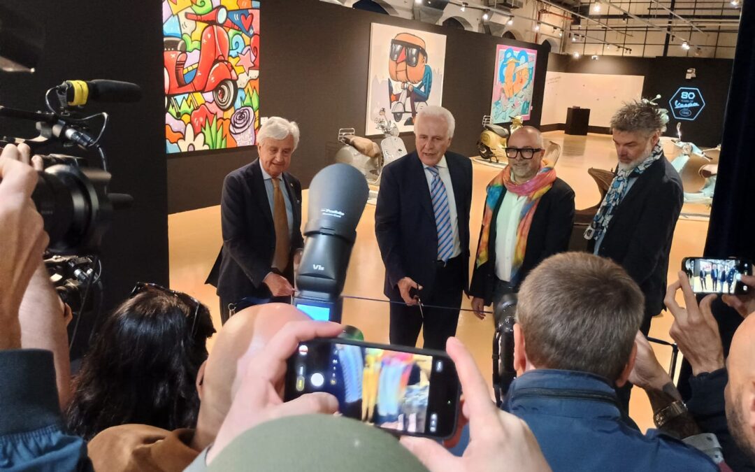 Pontedera. Inaugurata mostra “Buon compleanno Vespa”. “Da 80 anni simbolo di storia, cultura, bellezza, tecnologia e creatività”.